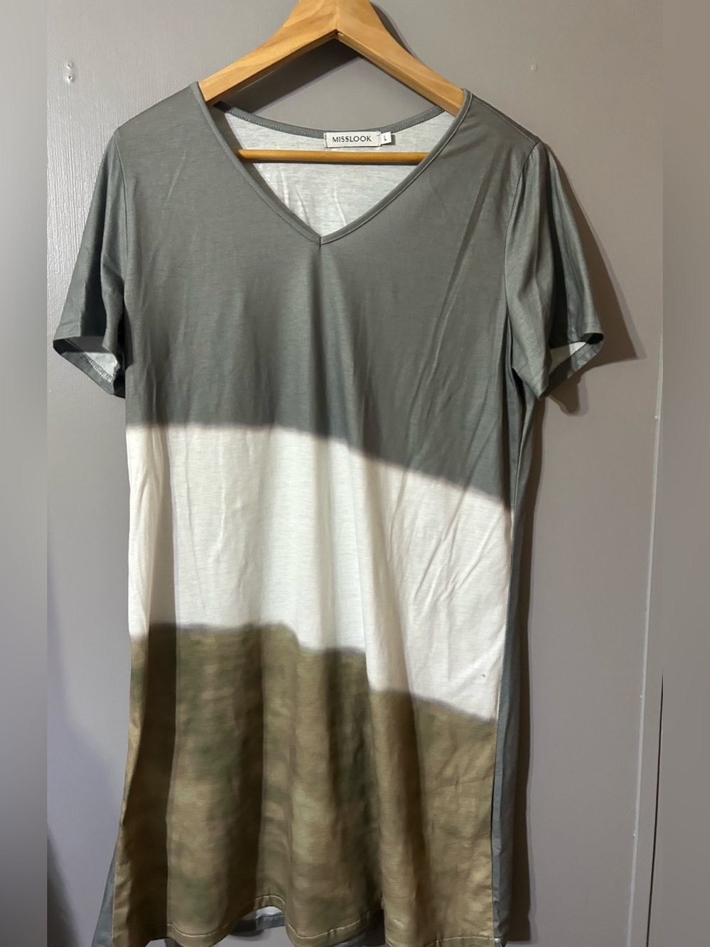 MISSLOOK V-Neck Colorblock Dress in Gray, White, Olive Women’s L